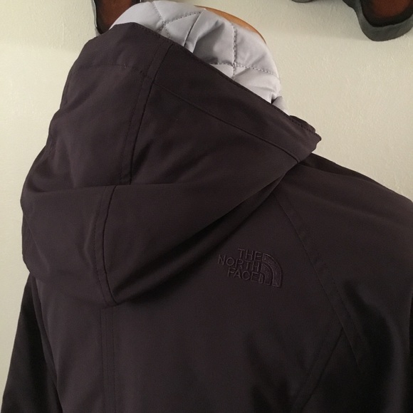 THE NORTH FACE MAUVE&ZIPPERAND SNAP FRONT COAT/QUILTED INSIDE/ATTACHED HOOD/SZ M - Picture 12 of 15
